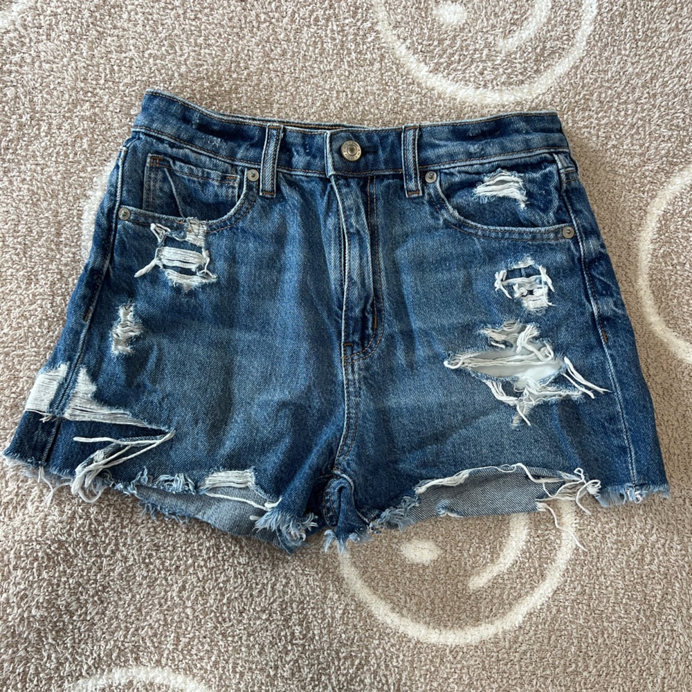 EUC size 2 American Eagle mom short